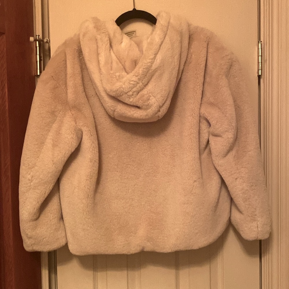 Zara woman’s fur hooded jacket - Picture 6 of 9